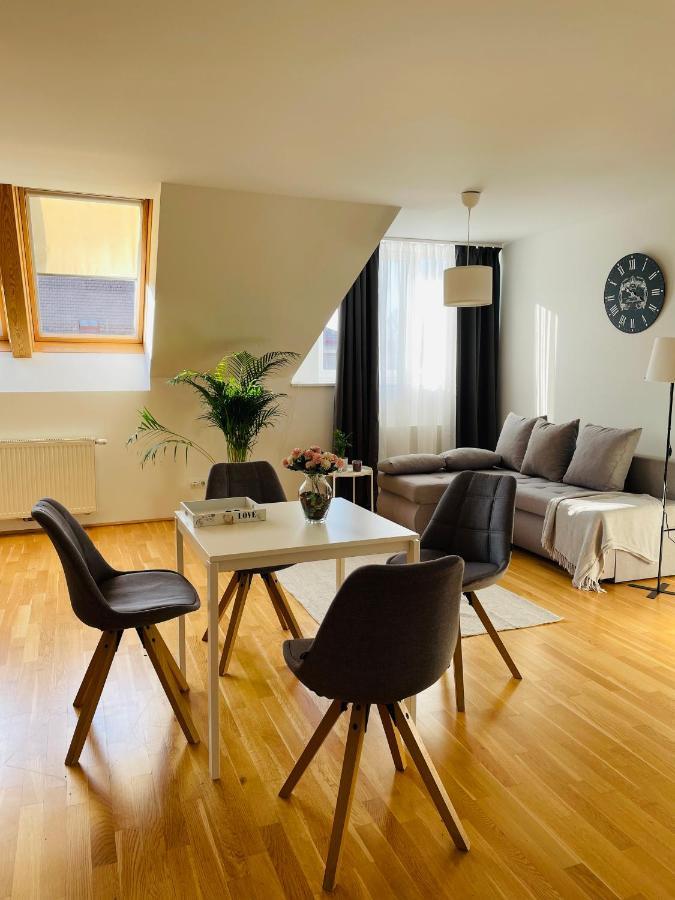 Vic Apartment Wina Bagian luar foto